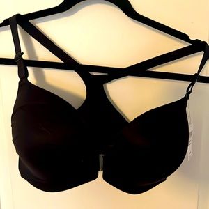 SOMA Enbliss front close racerback bra.